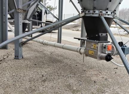 Dosing Wheat Grain in Poultry Feed: How to Lower Poultry Farming Costs?