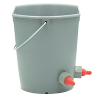 Bucket for watering lambs and kids with 3 pacifiers
