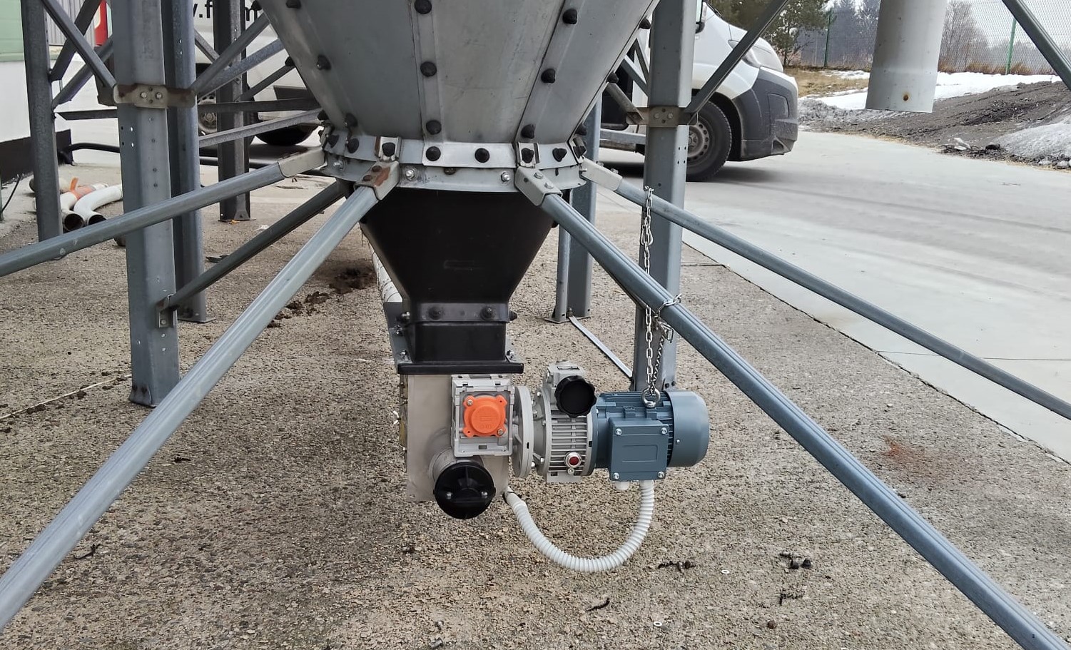 grain doser with analogue control