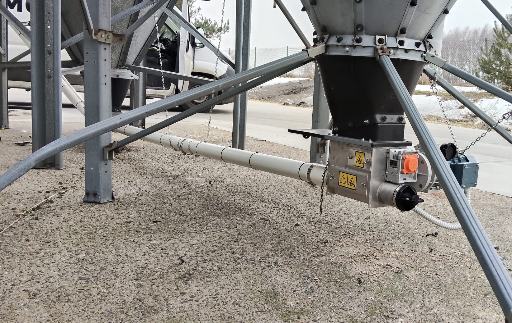 F-SMART grain doser for poultry feed