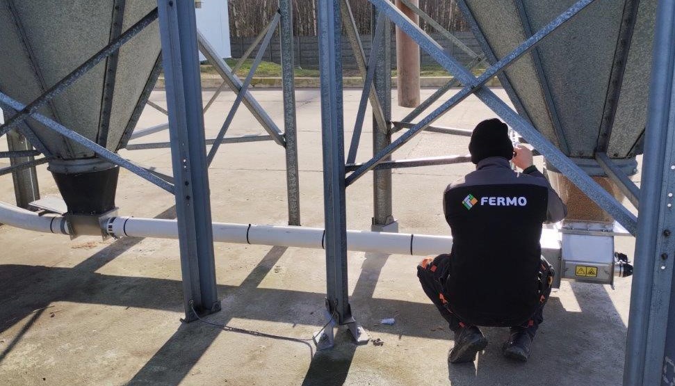 installation of a Fermo grain doser